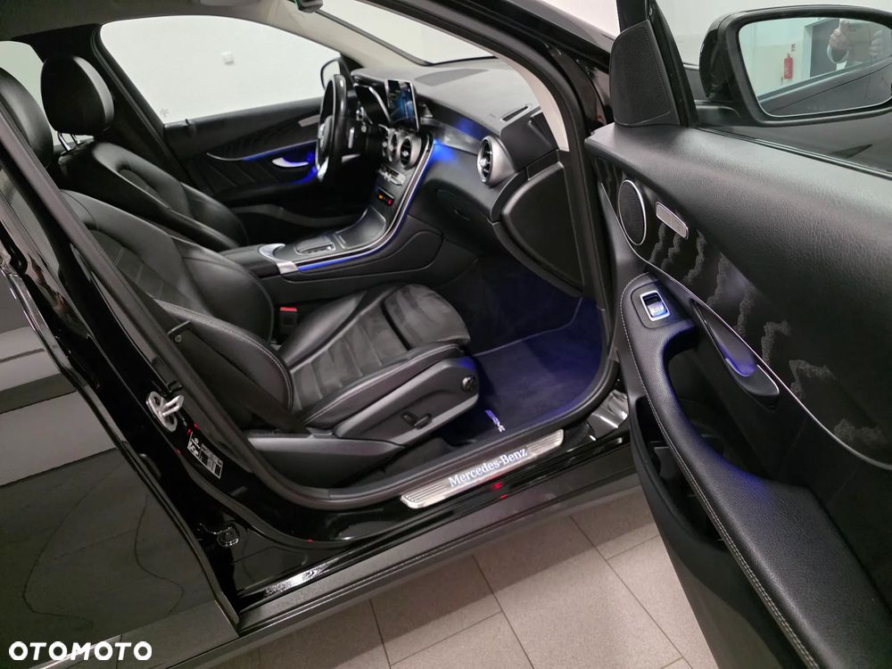 Mercedes-Benz GLC 300 de 4Matic 9G-TRONIC AMG Line Plus - 34