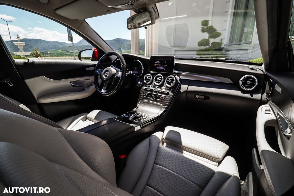 Mercedes-Benz C - 9