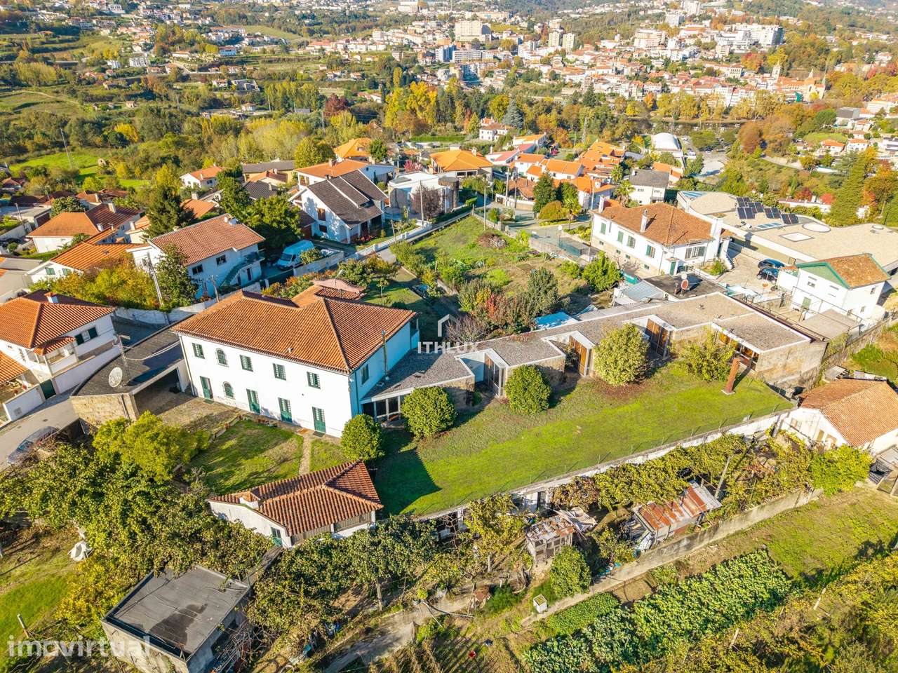 Quinta Senhorial com 718 m2 de construção, terreno 1.984 m2, próxima d - Grande imagem: 3/32