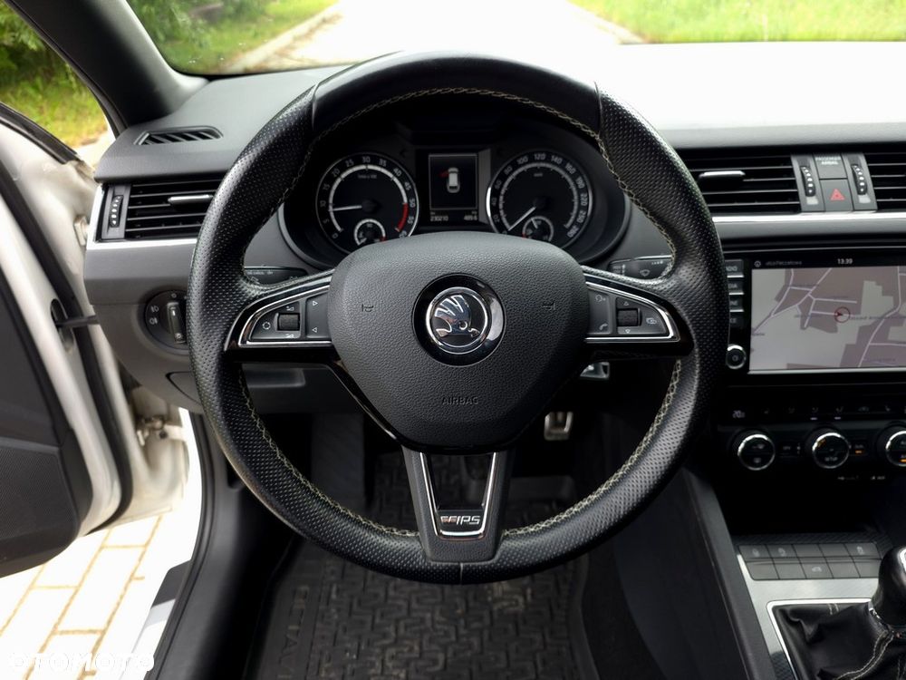 Skoda Octavia 2.0 TDI RS - 16