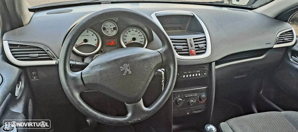 Peugeot 207 1.4 16V Active - 10
