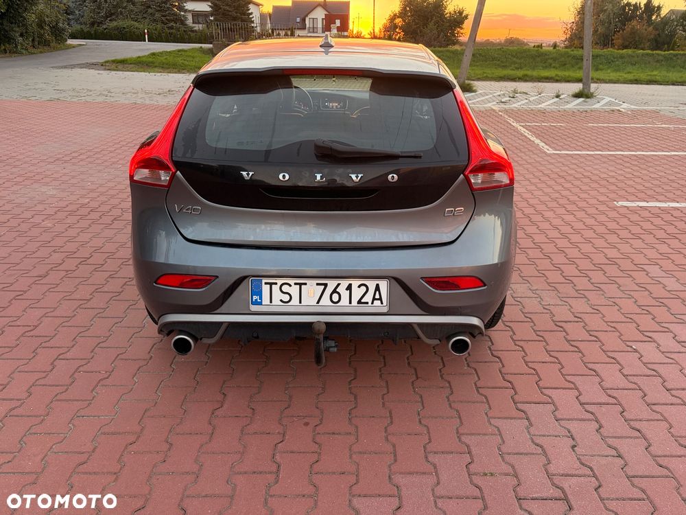 Volvo V40 D2 Drive-E R-Design Momentum - 6