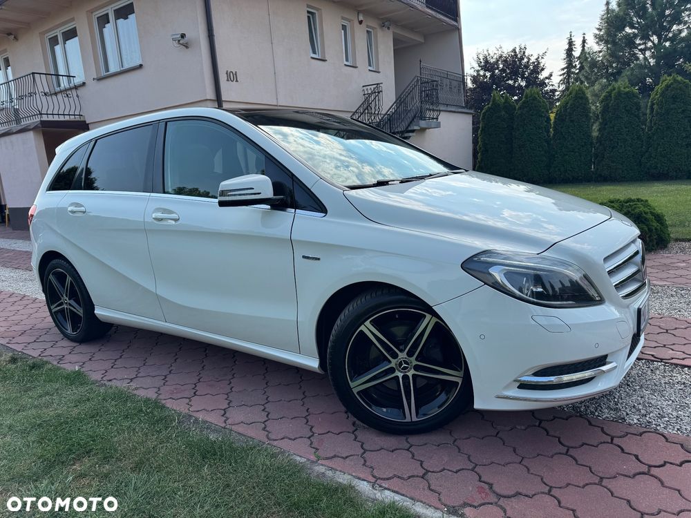 Mercedes-Benz Klasa B 200 7G-DCT AMG Line - 4