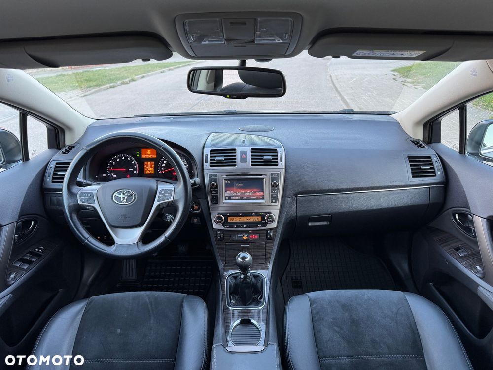 Toyota Avensis 1.8 Executive - 7