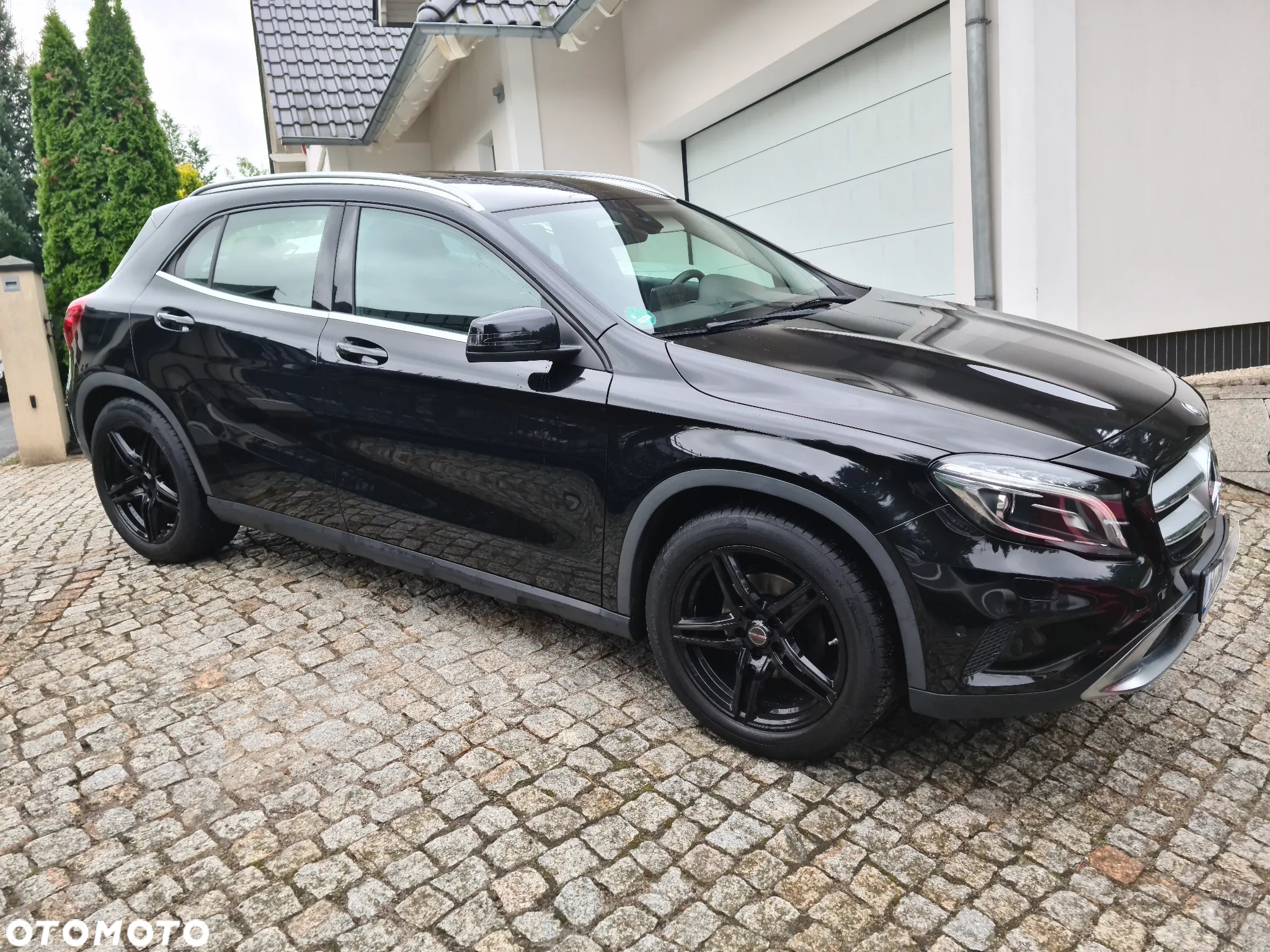 Mercedes-Benz GLA - 2