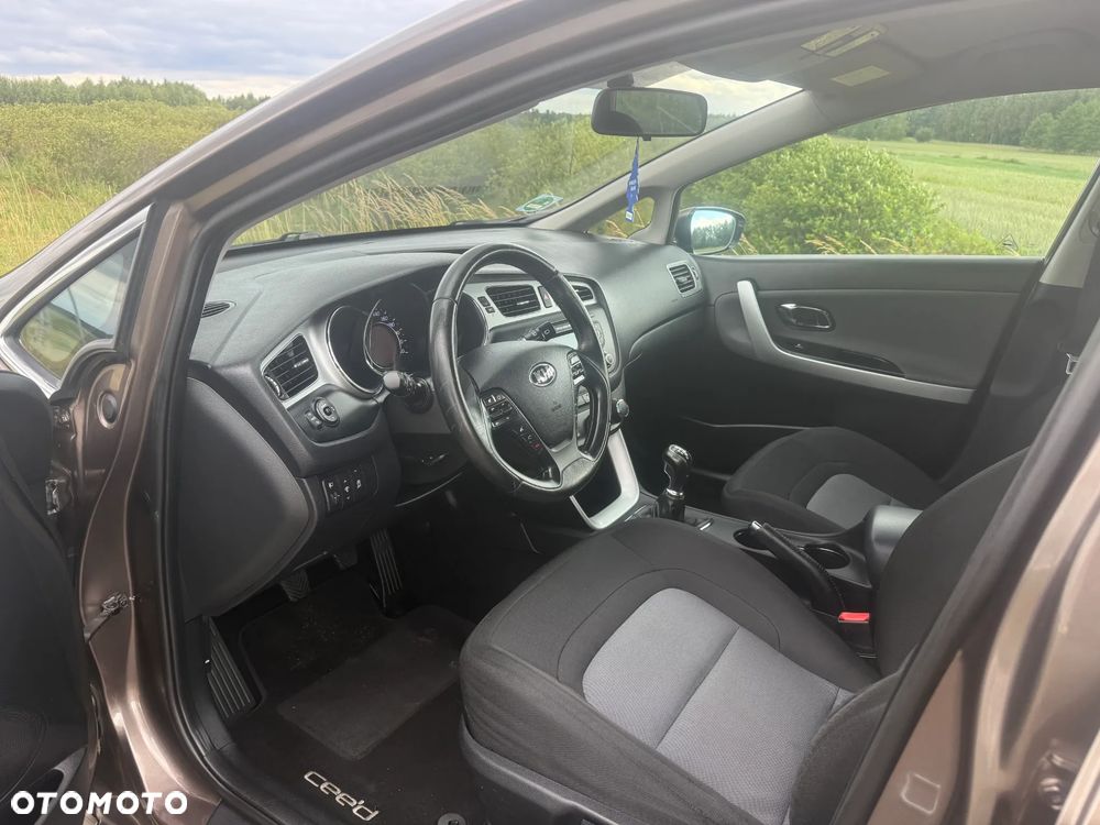 Kia Ceed - 9