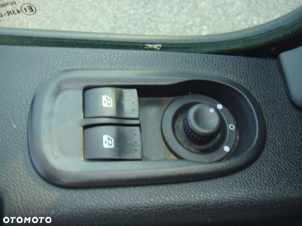 Opel MOWANO - 16
