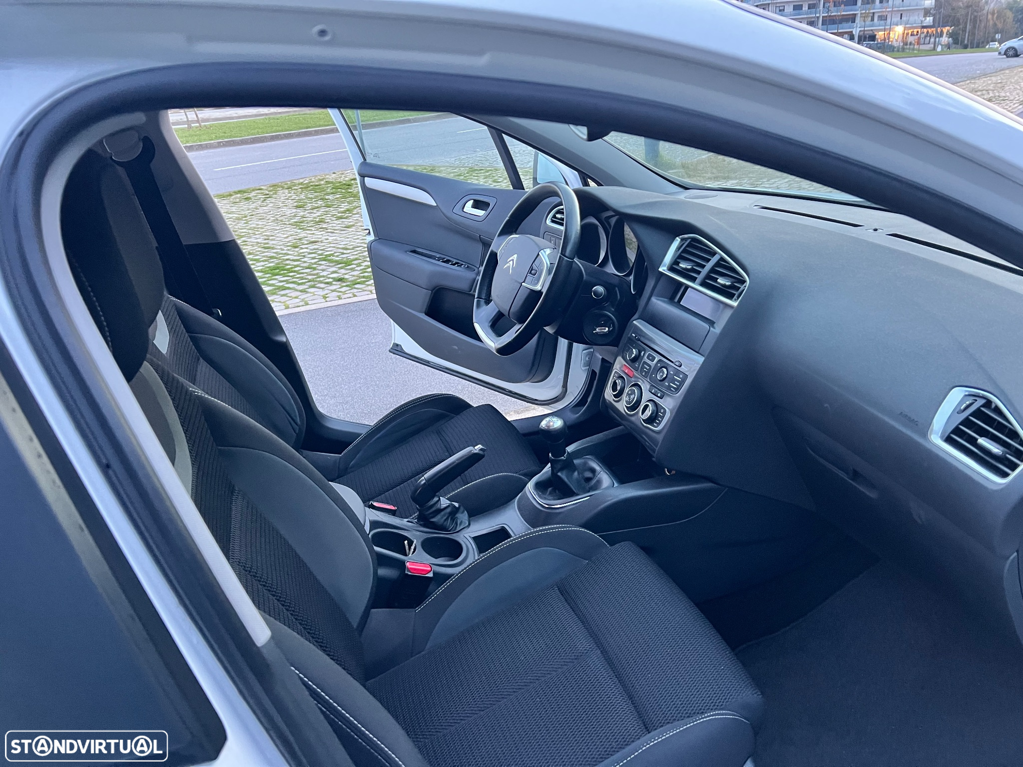 Citroën C4 BlueHDi 100 Stop&Start 86g Selection - 15