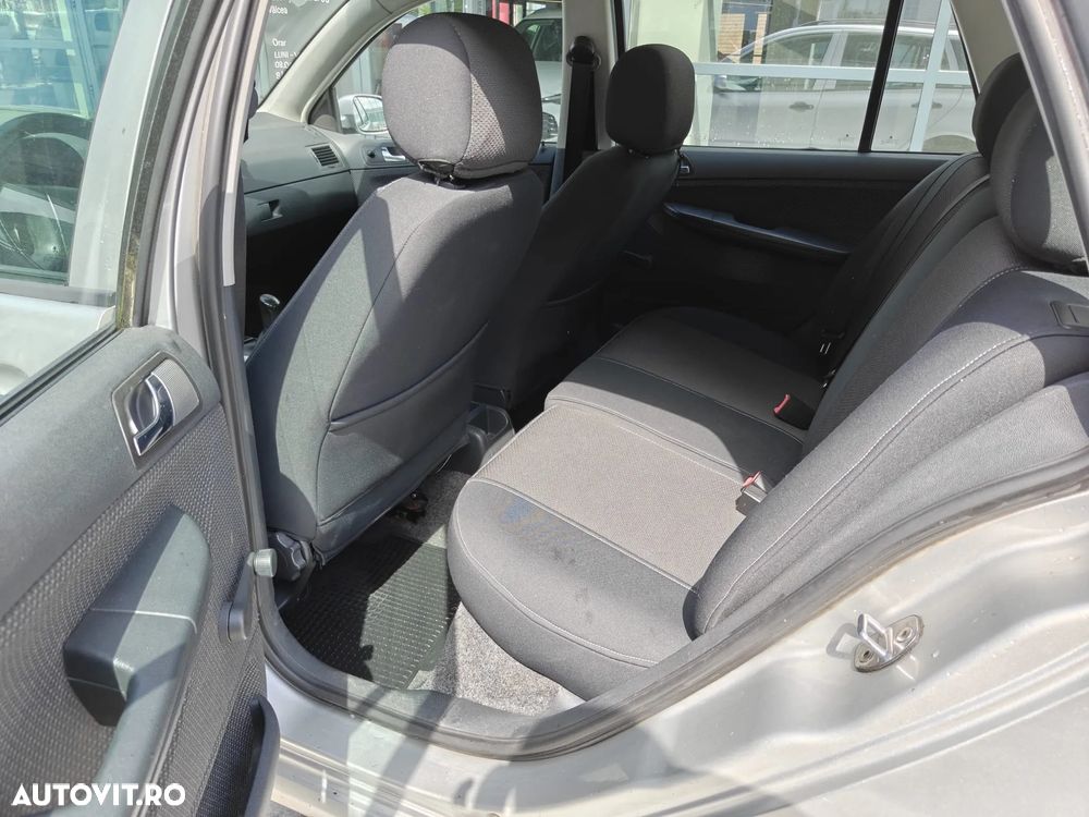 Skoda Fabia 1.2 Ambiente - 10