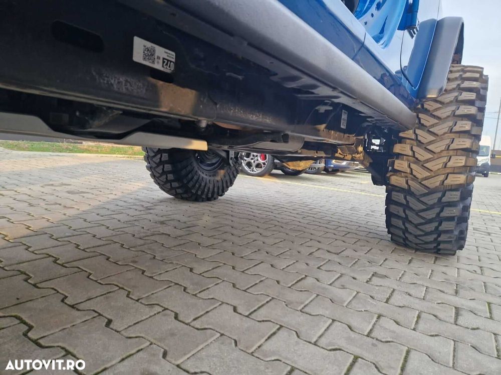 Jeep Wrangler - 10