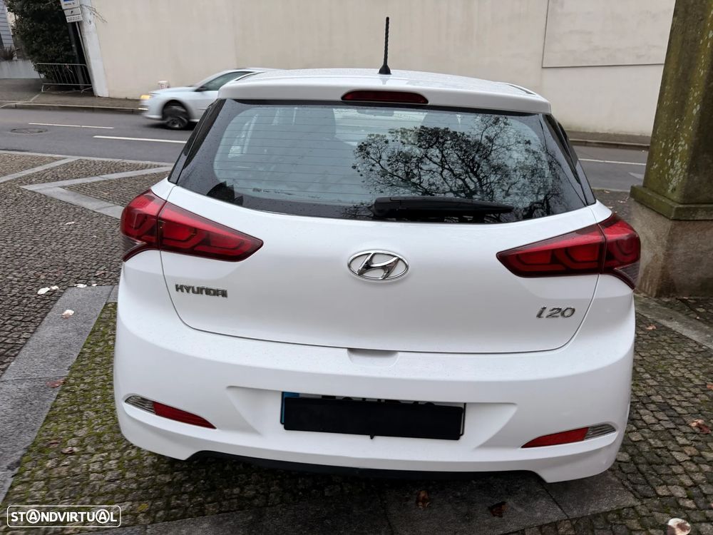 Hyundai i20 1.1 CRDi LED - 5