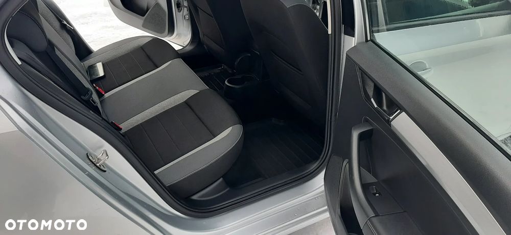 Skoda RAPID 1.0 TSI Ambition - 10