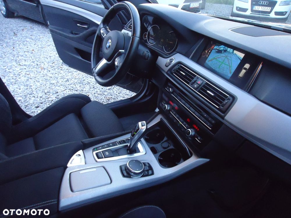 BMW Seria 5 520d xDrive Touring - 14