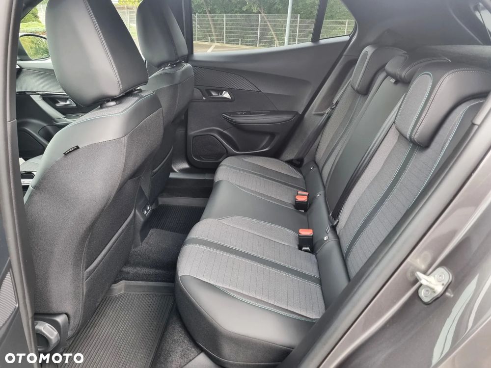Peugeot 2008 1.2 PureTech Allure Pack S&S - 28