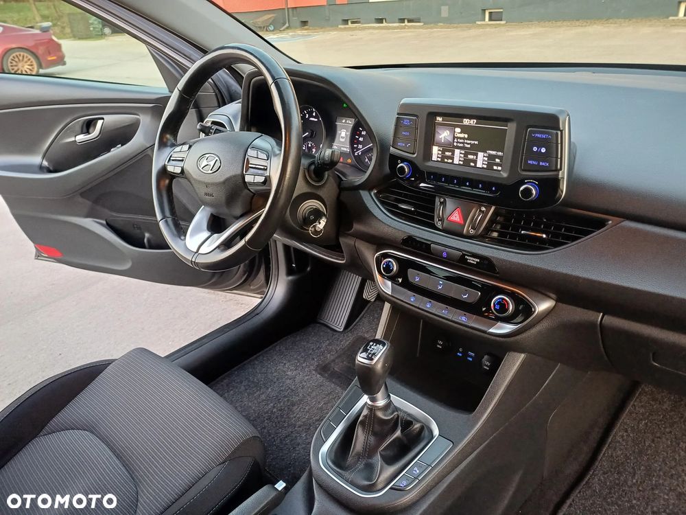 Hyundai i30 blue Kombi 1.4 - 22