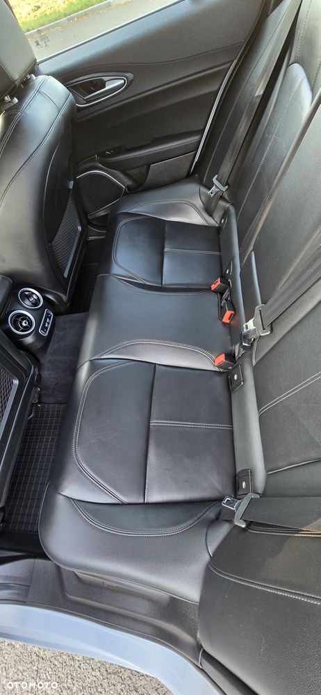 Alfa Romeo Giulia - 14