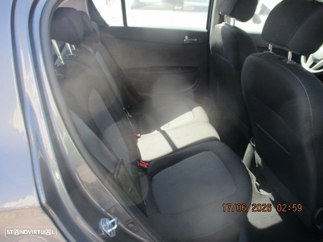 Hyundai i20 1.1 CRDi Blue Access+Bluetooth - 8