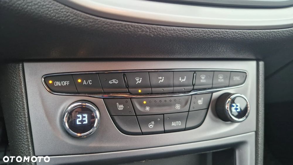 Opel Astra 1.4 T Business Elegance S&S - 10