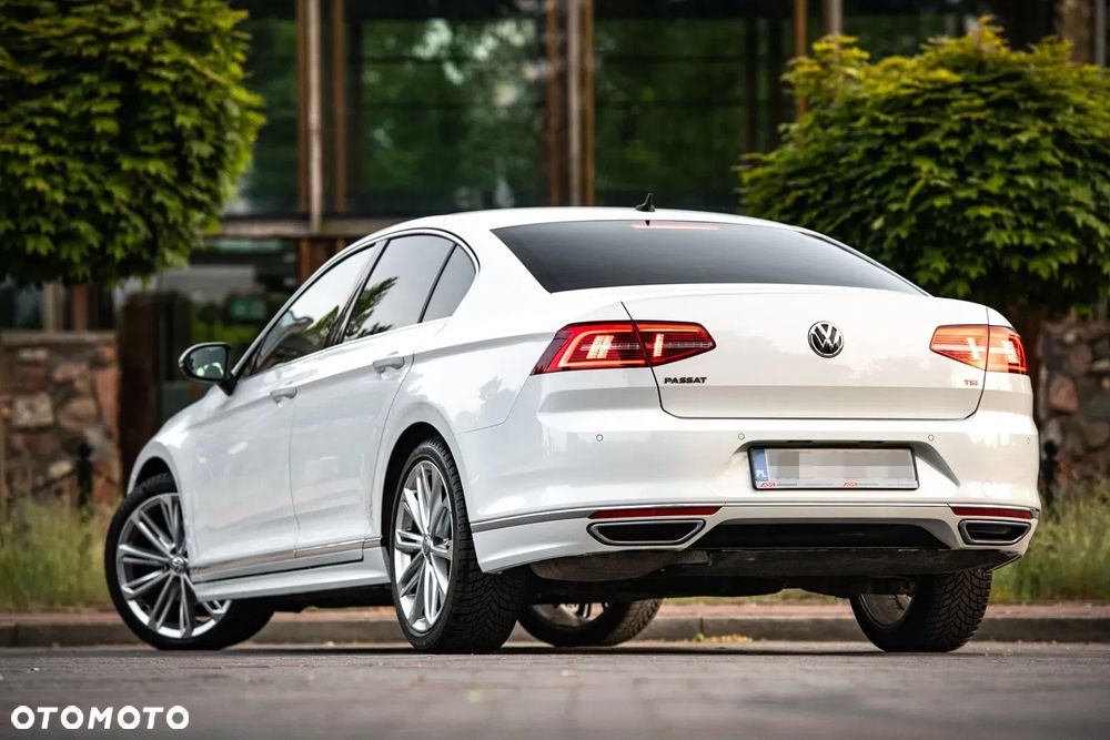 Volkswagen Passat - 8
