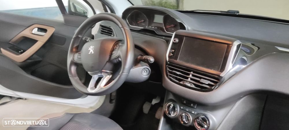 Peugeot 208 PureTech 82 Allure - 6