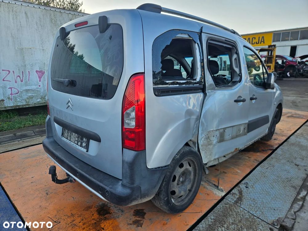 Citroen BERLINGO II 2010- Silnik 1.6 16V (5FS) 120KM (88kW) EZRC na części klapa lampy hak - 3