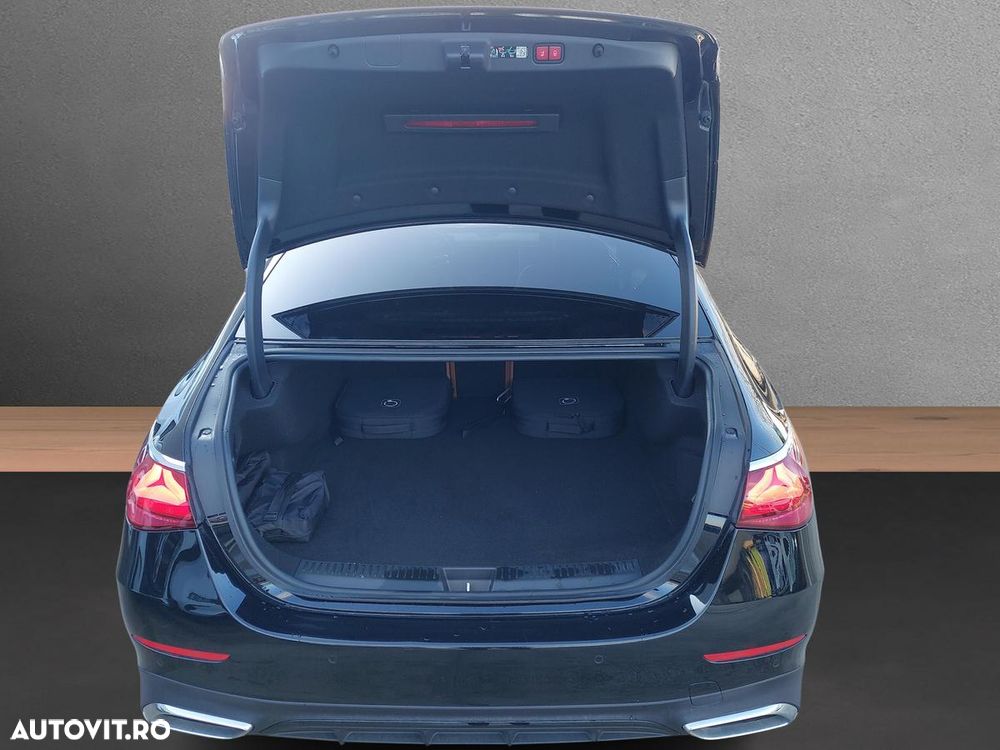 Mercedes-Benz E - 16