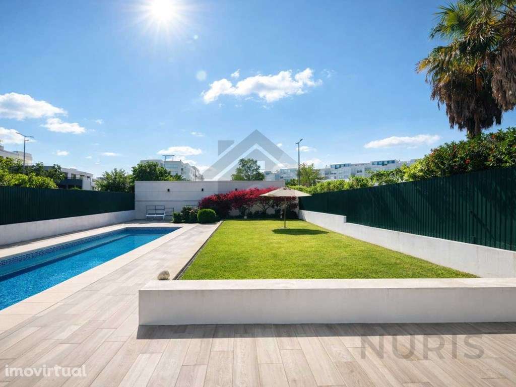 Moradia T5 com piscina para venda na Bela Vista - Lagoa - Grande imagem: 3/18