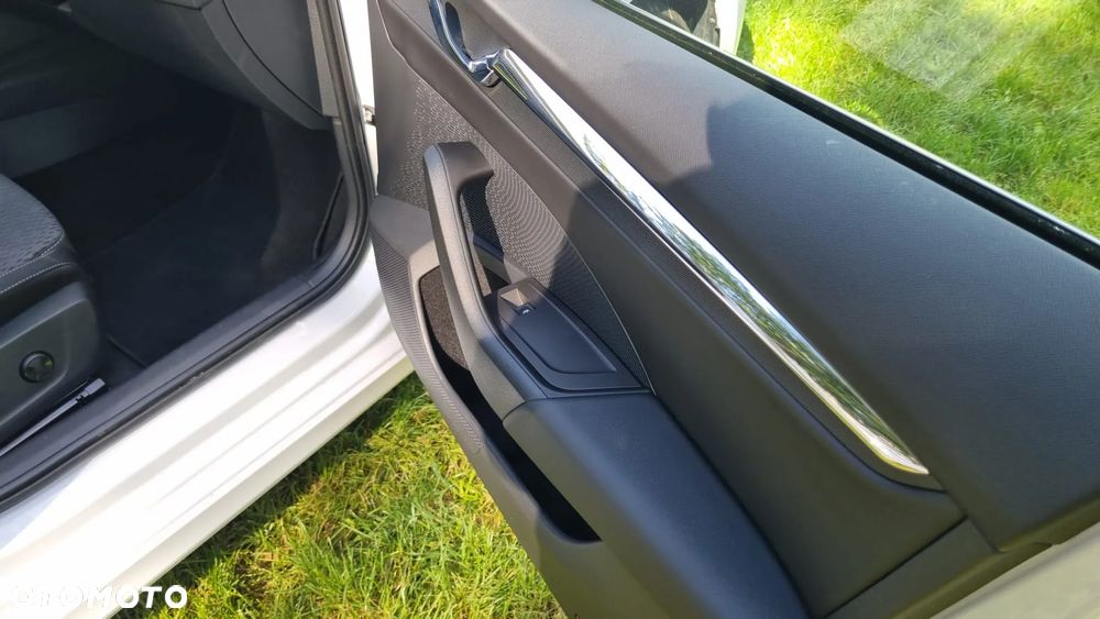 Skoda Octavia 2.0 TDI DSG Style - 22