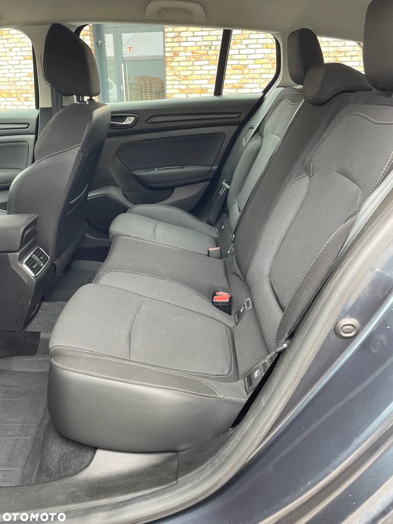 Renault Megane 1.5 Blue dCi Business - 8