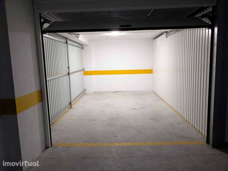 Arrendamento de garagem na Rua Dona Glória de Castro, 43 - Grande imagem: 3/7