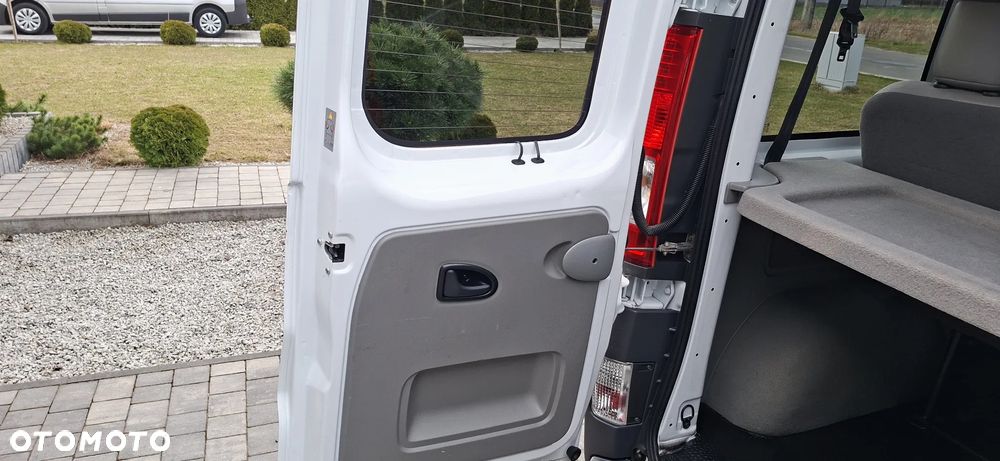 Opel Vivaro - 19