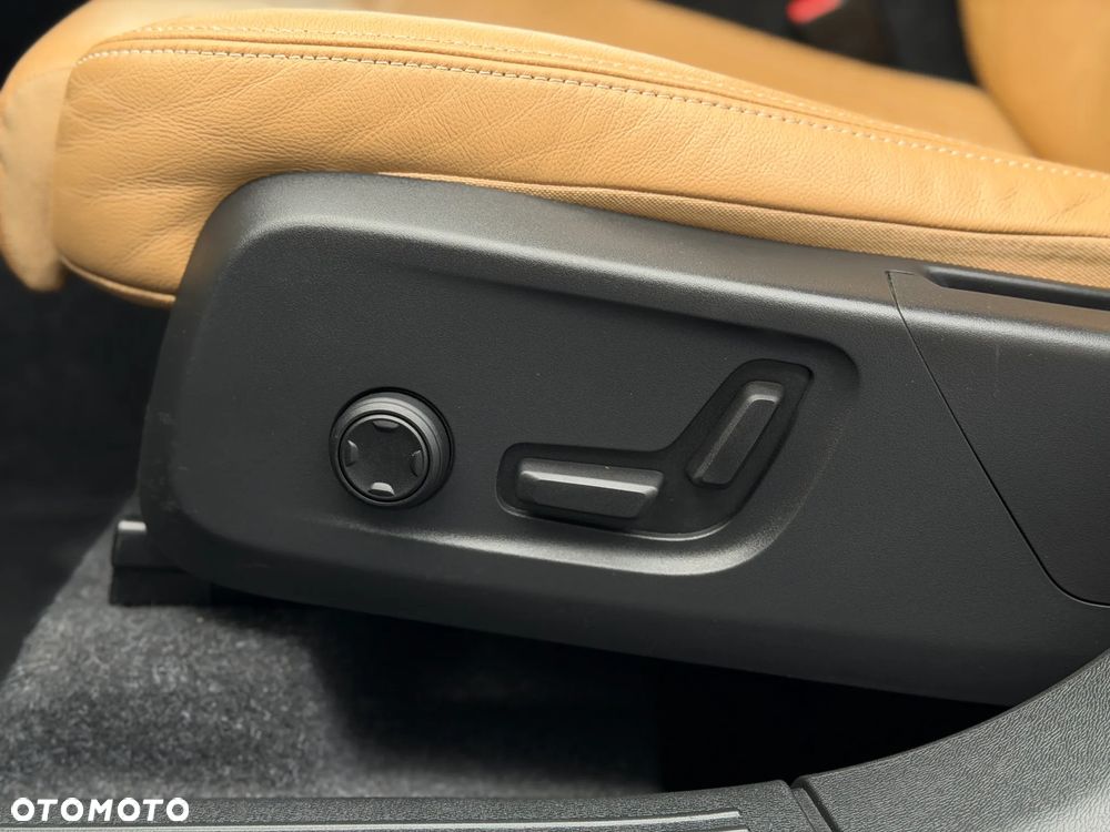 Volvo XC 40 B4 B Inscription - 13