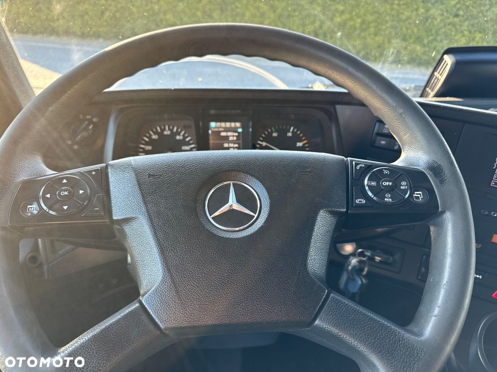 Mercedes-Benz Arocs - 10