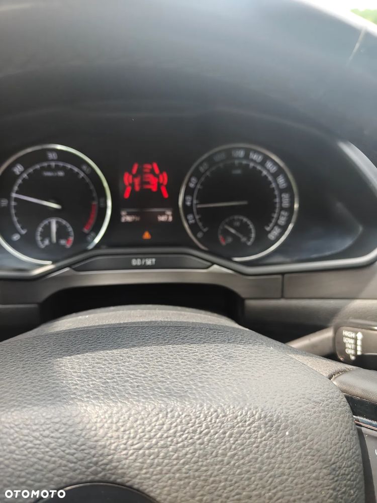 Skoda Superb 2.0 TDI Ambition DSG - 28