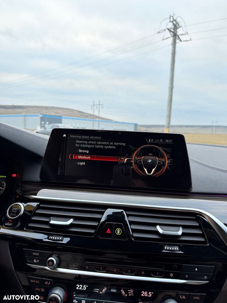 BMW Seria 5 530i xDrive AT - 18