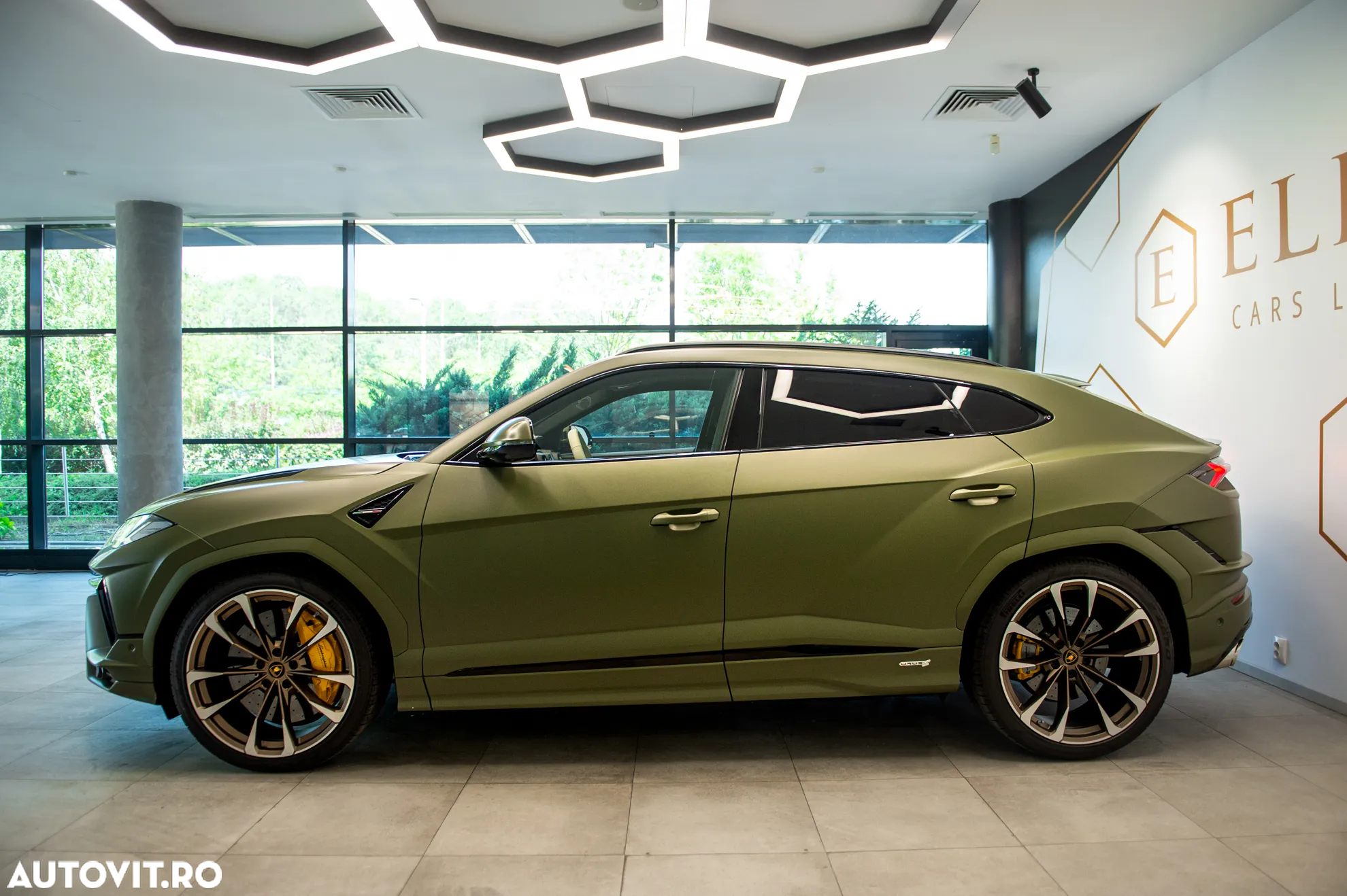 Lamborghini URUS - 4