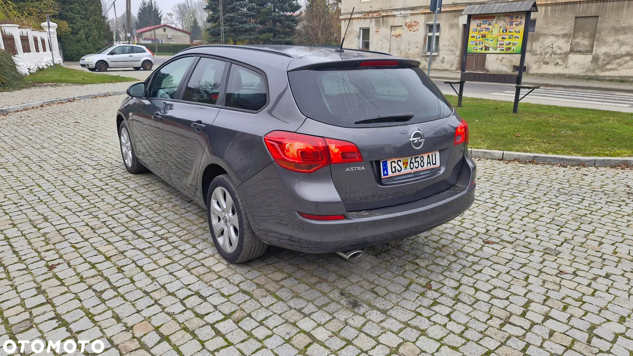 Opel Astra GTC 1.4 Turbo - 8