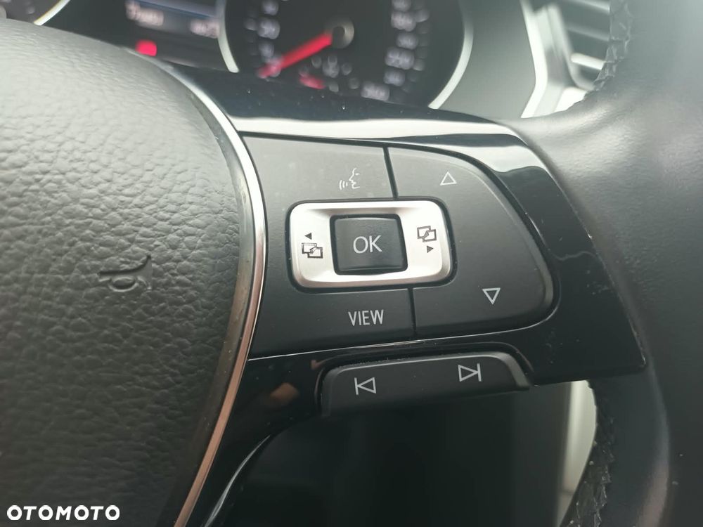 Volkswagen Passat - 14
