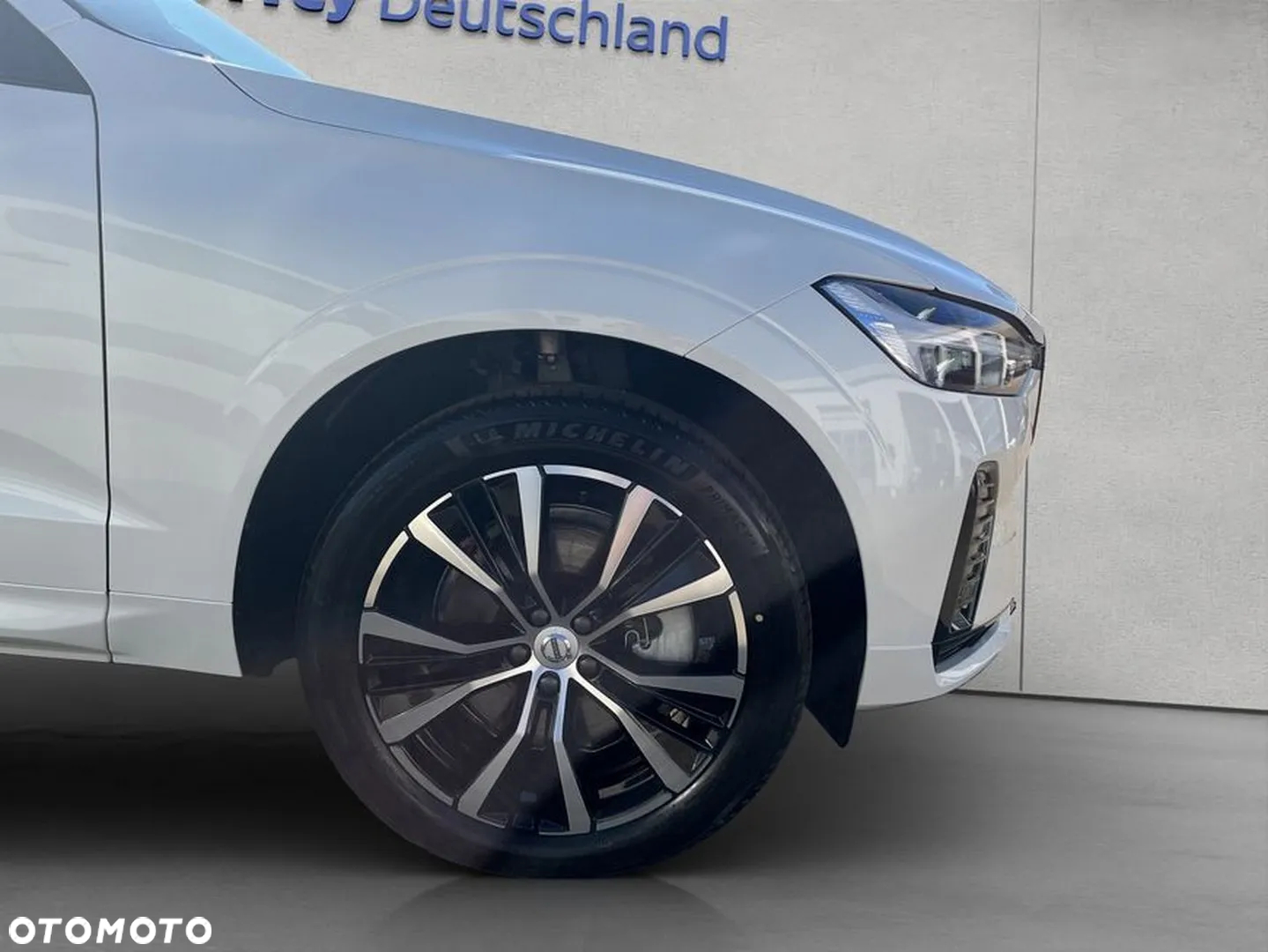 Volvo XC 60 B4 B Plus Dark - 39