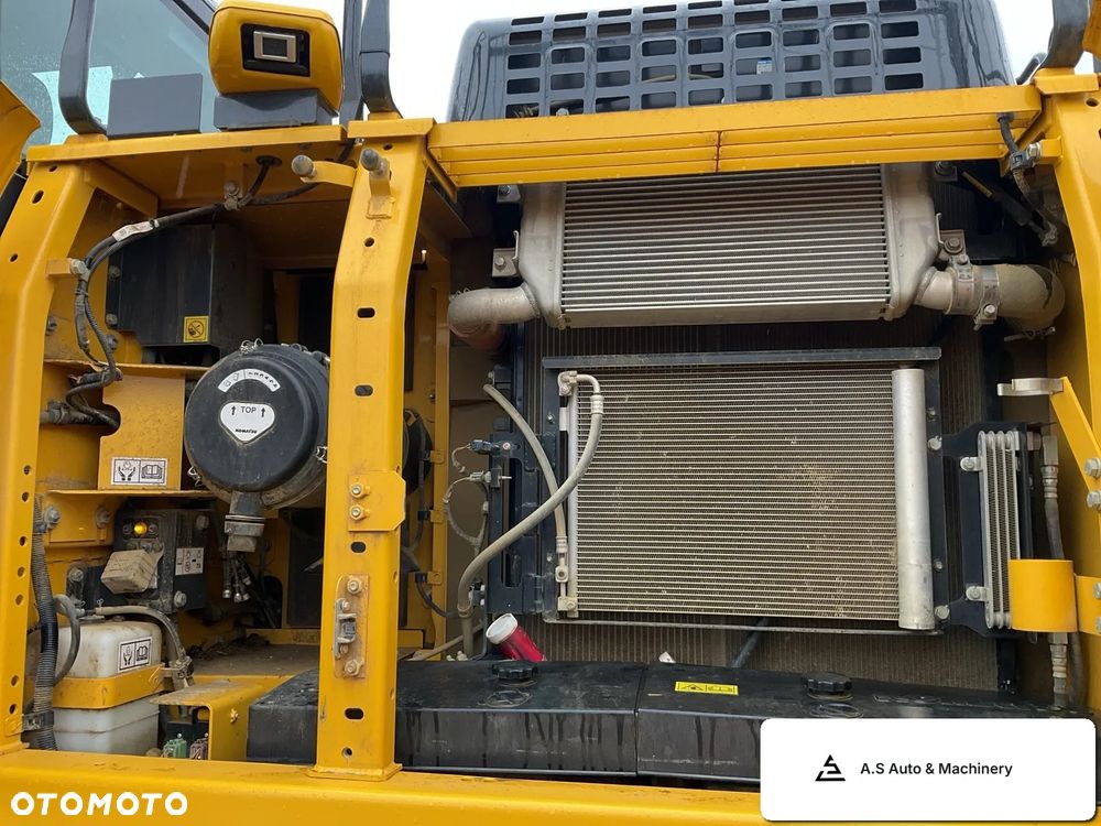 Komatsu PC210LC-11E0 - 8