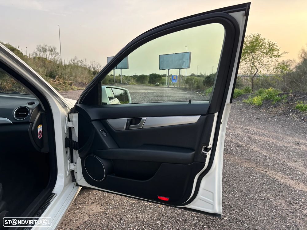 Mercedes-Benz C 180 CDi Avantgarde BlueEfficiency - 24