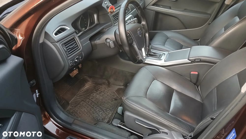 Volvo XC 70 D4 AWD Geartronic Momentum - 23