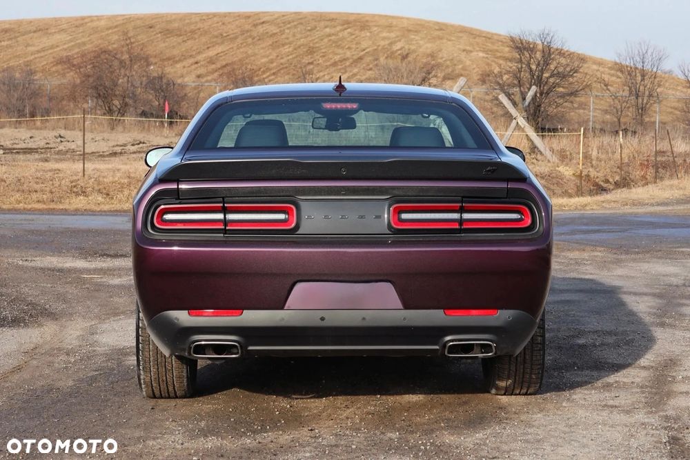Dodge Challenger - 6