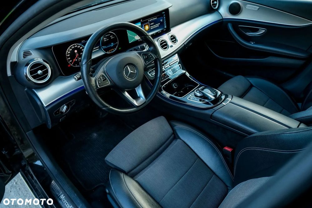 Mercedes-Benz Klasa E 220 d 9G-TRONIC - 26