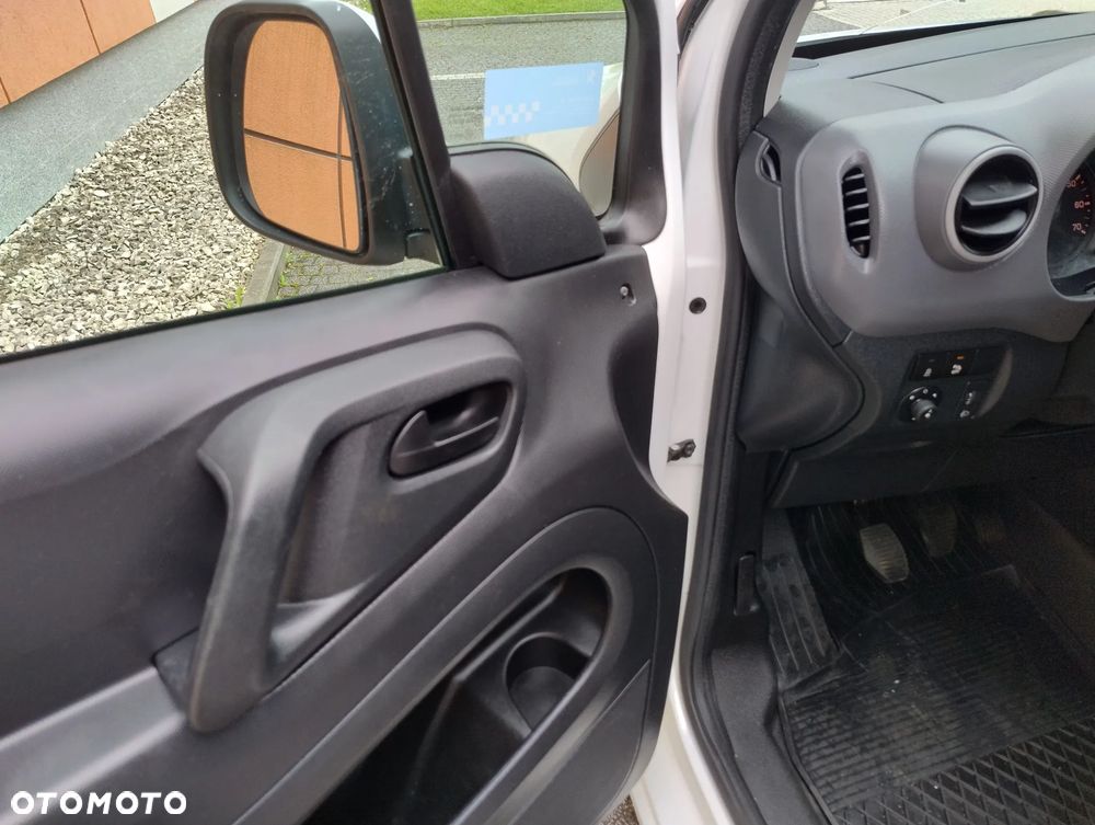 Peugeot PARTNER PO LIFT 1.6 HDI (90KM) 5-BIEGÓW KLIMA TEMPOMAT TABLET STAN IDEALNY FULL OPCJA BEZWYPADKOWY SERWIS KM NIE MA RDZY ! ! ! - 15