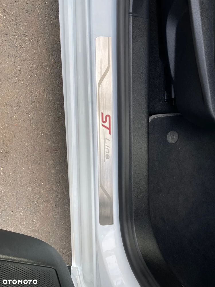 Ford Focus 1.0 EcoBoost Start-Stopp-System ST-LINE DESIGN - 16