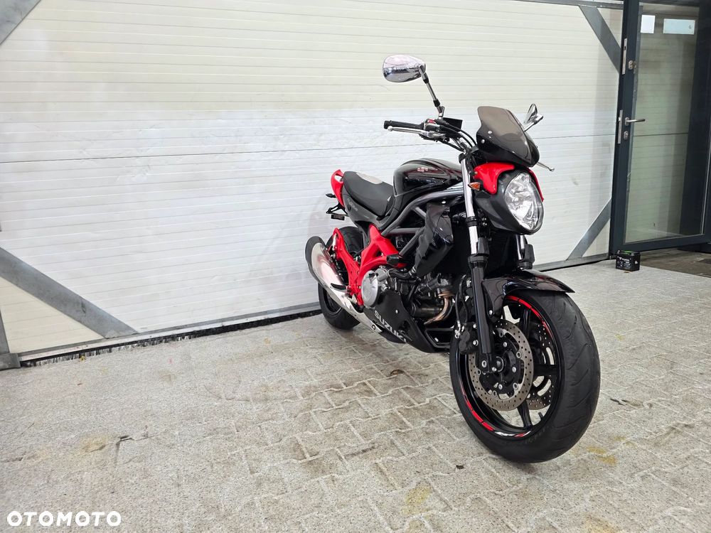 Suzuki Gladius - 5