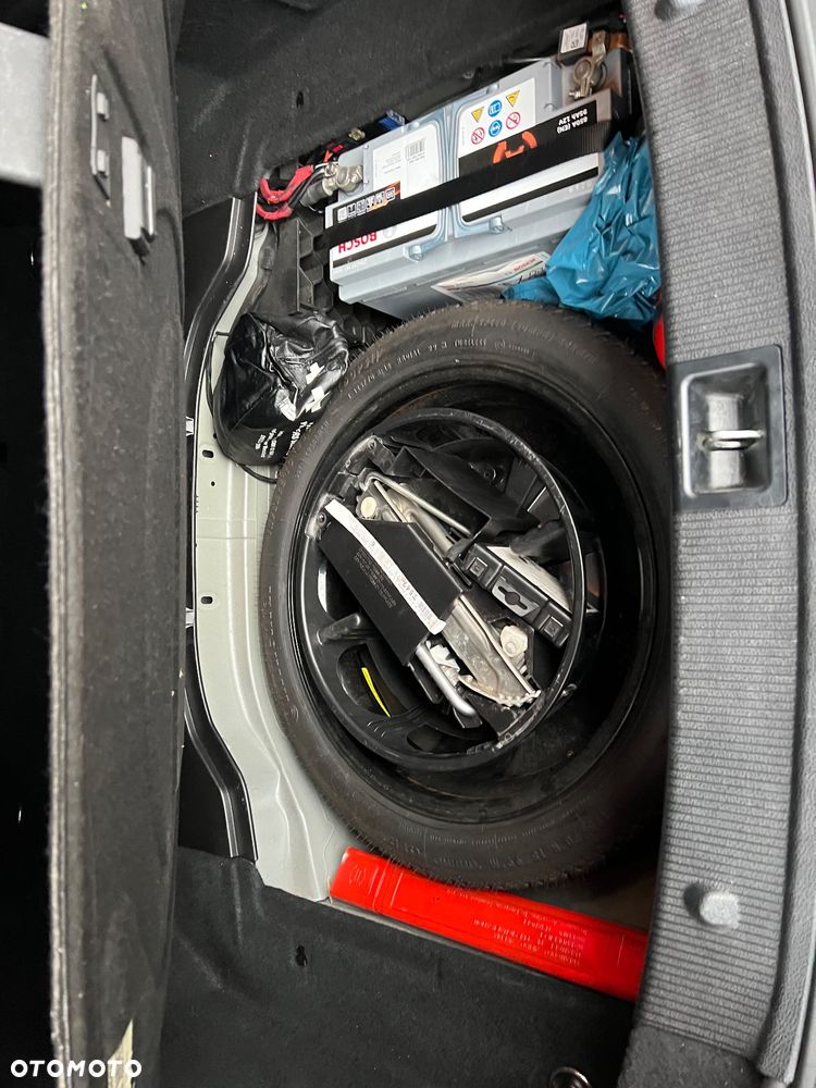 Mercedes-Benz Klasa C 63 AMG - 4