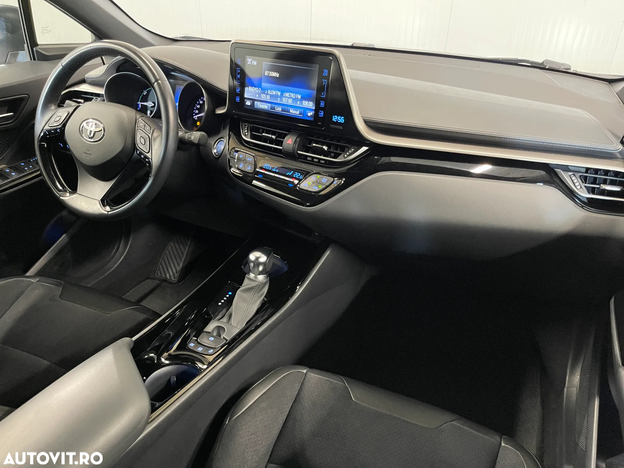 Toyota C-HR 1.8 HSD 122 CP 4x2 CVT C-lassy - 8