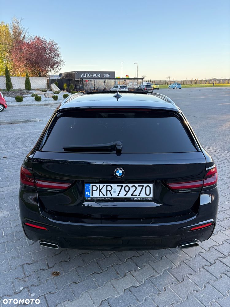 BMW Seria 5 530d xDrive mHEV - 9